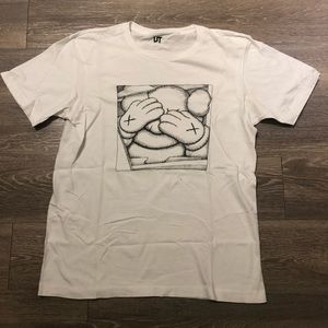 KAWS x Uniqlo collaboration t-shirt